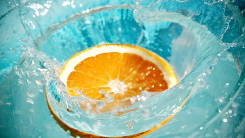 中秋诗句大全  金秋圆月挂天边，浪子心中思念添