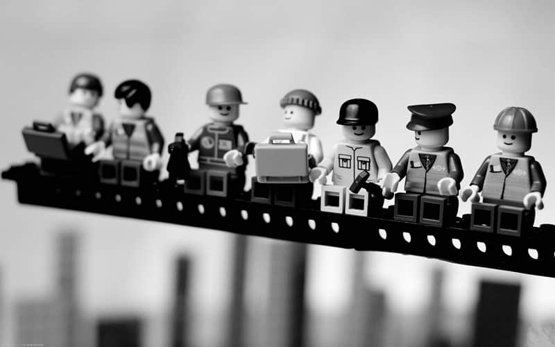 有关目标的名言警句：先相信自己，然后别人才会相信你